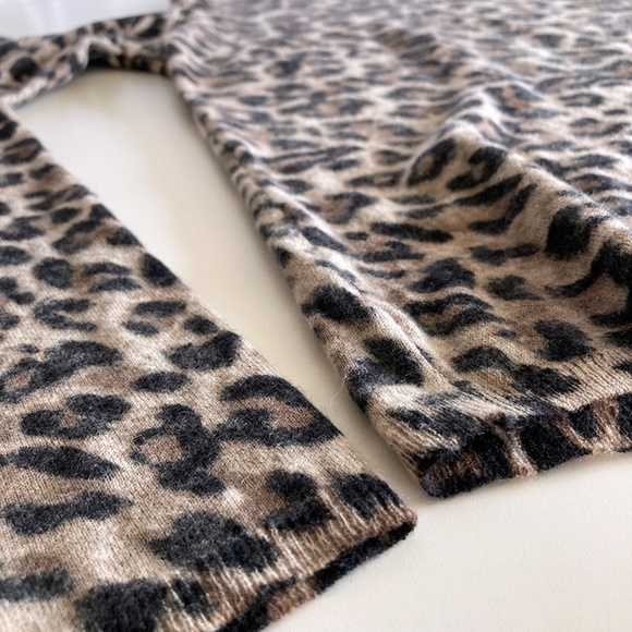 Generation Love Cashmere Cheetah Print Cold Shoulder Sweater M - Picture 6 of 11